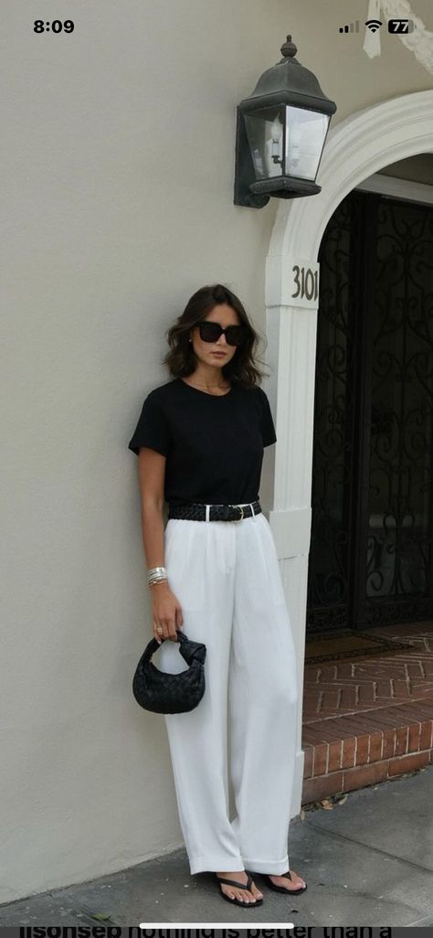 White Trousers Outfit Summer, Black Flip Flops Outfit, Wide Leg White Pants Outfit, Trousers Outfit Summer, White Wide Leg Pants Outfit, Flip Flops Outfit, White Pants Outfit Summer, Flops Outfit, White Pants Outfit