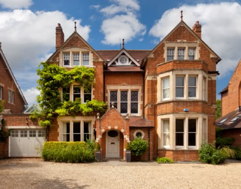 Victorian House Exterior Uk, Victorian House Uk, Victorian House London, English Style House, Preppy House, Victorian Homes Exterior, British Houses, British House, Victorian Exterior