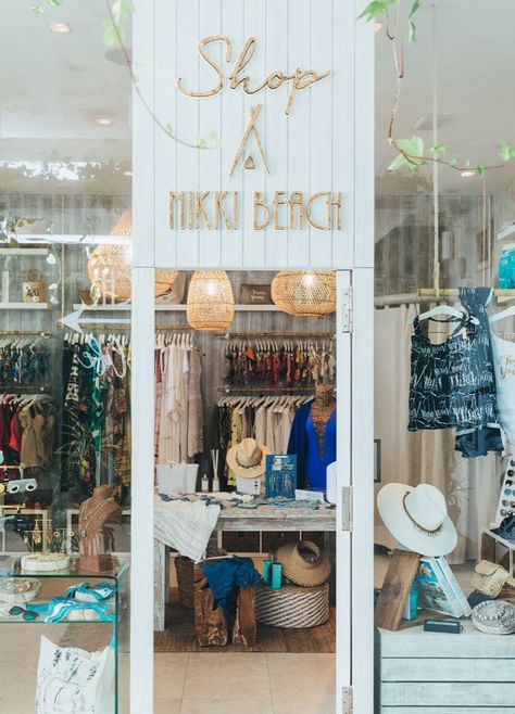 Dreaming about the days when we are back by the sea and shopping swimwear at Nikki Beach Marbella. Swimwear Shop Interior Design, Beach Boutique Interior, Beach Gift Shop, Beach Shop Aesthetic, Beach Shop Design, Nikki Beach Marbella, Boutique Store Displays, Boutique Aesthetic, Beach Style Decorating