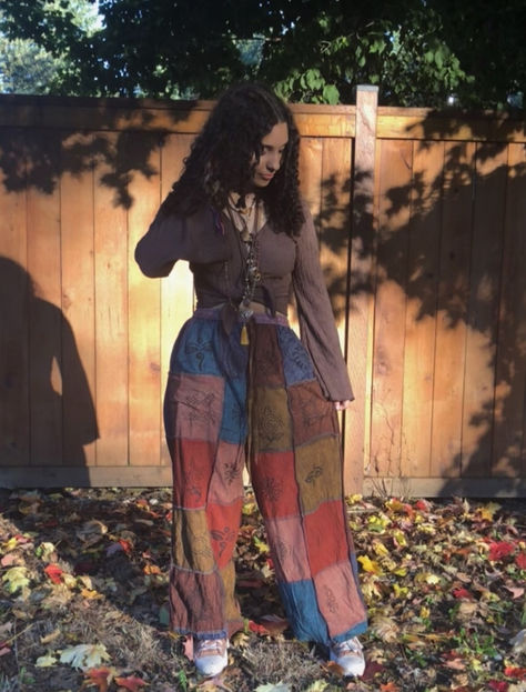 Patchwork Pants Outfit, The Little Bazaar, Hippie Outfit Inspo, Summer Long Skirts, Tie Dye Clothes, Harem Pants Outfit, Dye Clothes, Long Cotton Skirt, Western Skirts