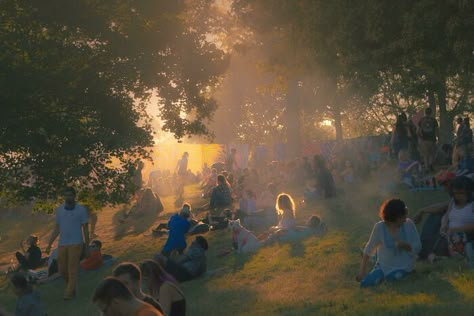 A Sunday In The Commons Of Boston (Photo By Me) Cinema Art, Cinematic Photography, Summer Dream, Tarzan, Pics Art, Photography Inspo, Pretty Pictures, Life Is Beautiful, Cinematography