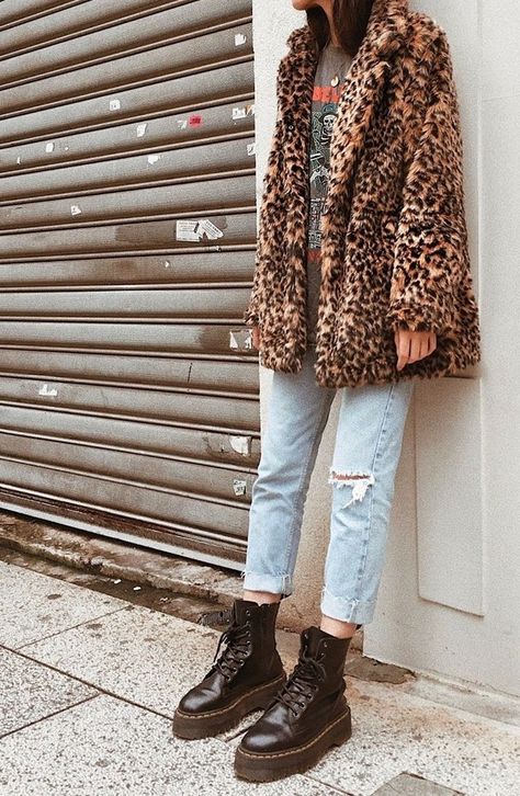 Gen X Style Aesthetic, Desertcore Fashion, Quirky Winter Outfits, Turtleneck Layering Outfit, Autumn Grunge Outfits, Soft Punk Aesthetic, Girly Grunge Outfits, Grunge Chic Outfits, Indie Outfits Vintage