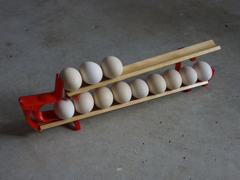 Double decker egg ramp by nglasson - Thingiverse Diy Fresh Egg Holder, Egg Skelter, Diy Coop, Chicken Egg Holder, Egg Dispenser, Dispenser Diy, Egg Rack, Chicken Nesting Boxes, Kitchen Bench