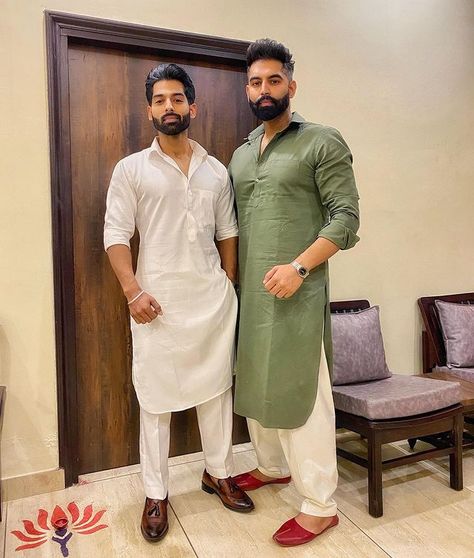 𝐏𝐀𝐑𝐌𝐈𝐒𝐇 𝐕𝐄𝐑𝐌𝐀 on Instagram: “Caption this Below 🛎” Kurta With Pants Party Wear, Boy Kurta, Pathani For Men, Lazar Angelov, Parmish Verma, Party Wear Kurta, Punjabi Singer, Kurta Pajama Men, Gents Kurta Design