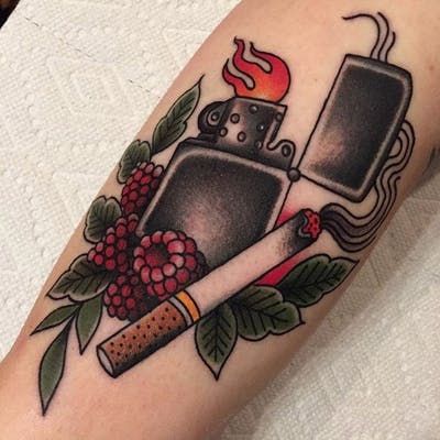 Traditional Style Tattoo, Kunst Tattoos, Light Tattoo, Traditional Tattoo Sleeve, Inspiration Tattoos, Old School Tattoo Designs, Tatuaje A Color, Traditional Tattoo Design, Pin Up Tattoos