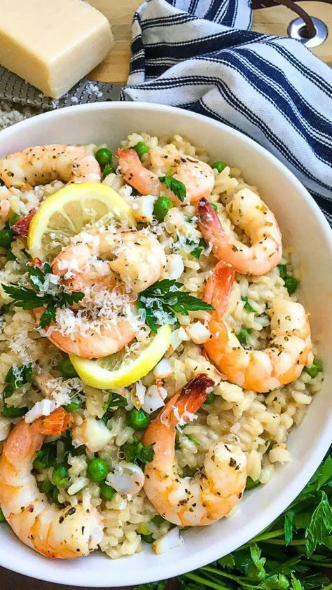 Prawn Risotto Recipe, Prawn And Pea Risotto, Lemon Risotto Recipes, Prawn Risotto, Prawn Rice, Pea Risotto, Spring Recipes Dinner, Risotto Dishes, Seafood Risotto