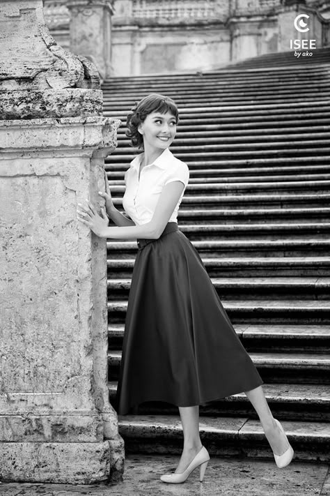 Audrey Hepburn Dresses Classy, Audrey Hepburn Best Outfits, Audrey Hepburn Clothing, Audrey Hepburn Elegance, Audrey Hepburn 1950s Fashion, Audrey Hepburn Fashion Outfits, Audrey Hepburn Outfit Inspiration, Audrey Hepburn Outfit Ideas, Audrey Hepburn Skirt