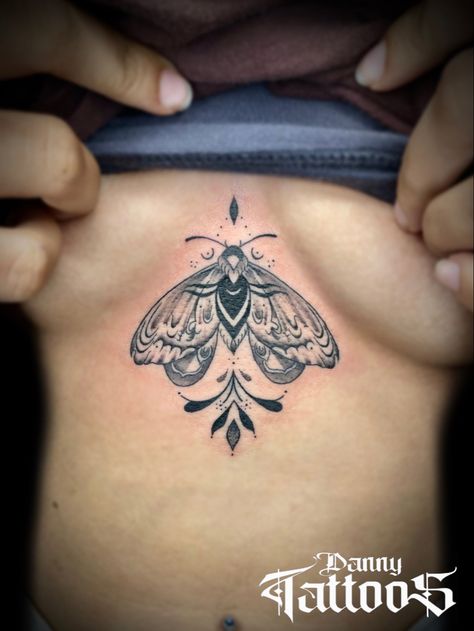 Sternum Moth Tattoo, Sternum Tattoo Traditional, Butterfly Sternum Tattoo, Moth Sternum Tattoo, Cleavage Tattoos, Sternum Tattoos For Women, Tattoo Sternum, Sunset Moth, Geometry Tattoo