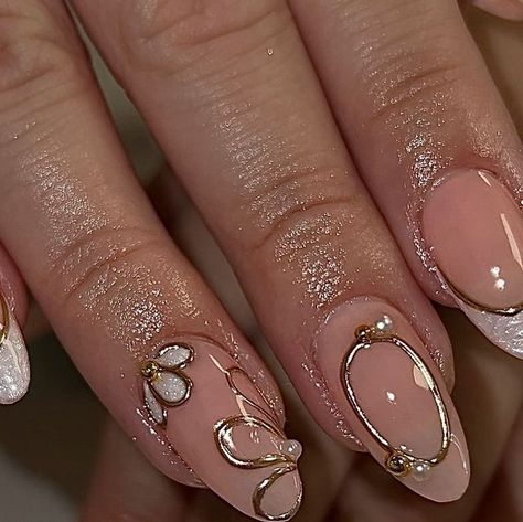 🫧nailfeenz🫧 on Instagram: "pearl frenchies🤍•
•
•
•
•
•
•
•
•
•

#nails #nailinspo #nailsnailsnails #fallnails #fallinspo #nailsinpomona #nailtech #goldnails #chromenails" Chrome Bday Nails, Valentines Nails With Pearls, Pearl Diamond Nails, Nail Inspo Chrome French, Wedding Pearl Nails, Chrome Bow Nails, Pearl Design Nails, Almond Nails With Chrome, Pearl Charm Nails