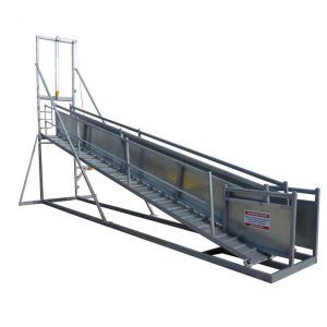 Sheep Handling - Commander Ag-Quip Cattle Feeder, Goat House, Loading Ramps, Metal Furniture Design, Eid Decoration, Sheep Farm, Energy Projects, Yard Design, Farm Equipment