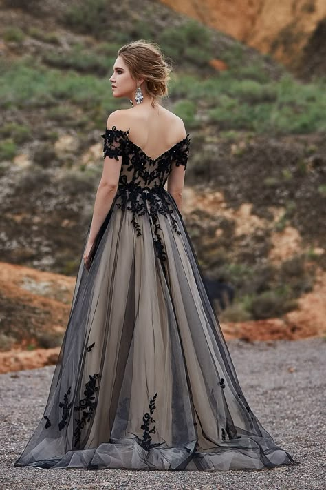 You thought you had your wedding dress all figured out? Just wait till you see these trending bridal styles of 2019! We bet these elegant gowns from Cocomelody will make a big splash with their detailed embroidery, flattering silhouettes, fine fabrics and availability for every body type and budget. See our faves at #ruffledblog! Gowns With Bow, Formal Wedding Dresses, Gothic Wedding Dresses, Black Wedding Gowns, Wedding Dress Black, Black Wedding Dress, Gothic Wedding Dress, Wedding Dresses A Line, Aline Wedding Dress