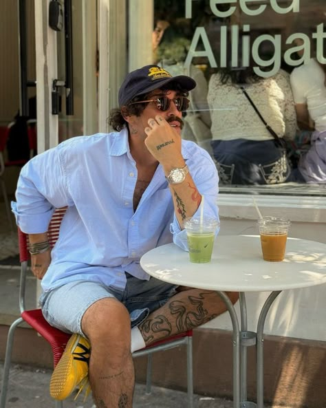 Classic Mens Summer Style, Men’s Brunch Fit, Man Instagram Ideas, Vintage Summer Outfits, Mens Aesthetic, Mens Summer Outfits, Men Street Fashion, City Outfits, Street Style Outfits Men