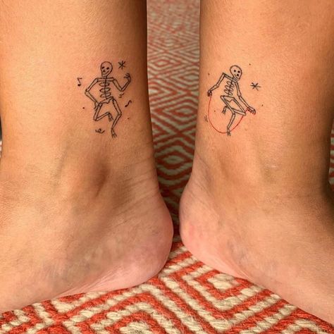 Infinity Tattoos For Couples, Cute Halloween Tattoos, Infinity Couple Tattoos, Maching Tattoos, Tattoos For Couples, Cute Matching Tattoos, Matching Friend Tattoos, Small Matching Tattoos, Matching Best Friend Tattoos