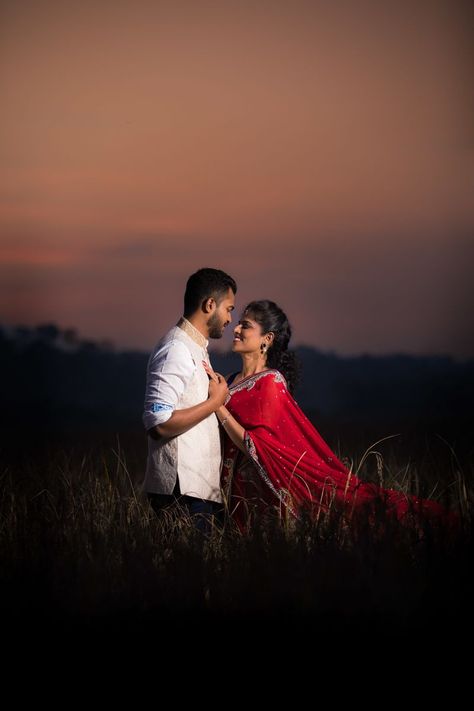 Pre Wedding Photoshoot Props, Pre Wedding Photoshoot Outfit, Indian Wedding Photography Couples, Wedding Photoshoot Props, Pre Wedding Photoshoot Outdoor, Indian Wedding Couple Photography, Indian Wedding Couple, Wedding Photoshoot Poses, Romantic Photoshoot