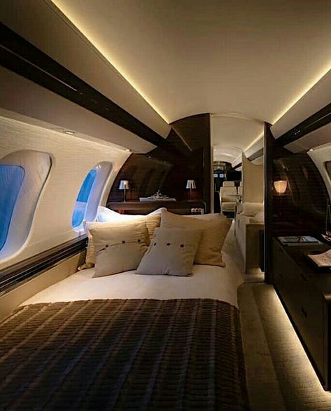 Private Jet Interior Bedrooms, Private Jet With Bed, Luxury Plane Interior, Private Airplane Luxury, Private Jet Bedroom, Private Jet Inside, Luxury Private Jets Interior, Inside Private Jet, Plane Bedroom