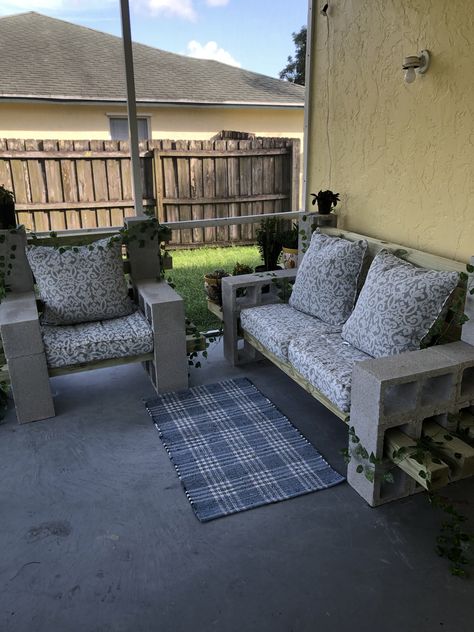 Cinder Block Sofa, Cinder Block Outdoor Furniture, Cinder Block Chair, Diy Patio Furniture Cinder Blocks, Cinder Block Patio Furniture, Block Furniture, Cinder Block Furniture, Diy Outdoor Space, Outdoor Patio Ideas Backyards