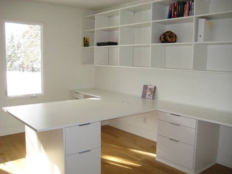 An "L" shaped office layout is great for providing multiple work stations for the whole family! Family Home Office, L Shaped Office, Home Office Layouts, Desk Layout, Sewing Room Design, Work Stations, California Closets, Dream Craft Room, Desk Areas