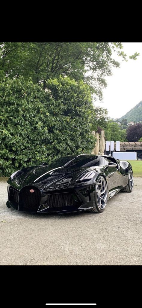 Bugatti La Voiture Noire Luxury Boat, Top Luxury Cars, Lux Cars, Bugatti Cars, Most Expensive Car, Bugatti Chiron, Sweet Cars, Best Luxury Cars, Futuristic Cars