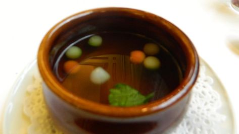 Beef Consomme Recipe, Soup Party Ideas, Beef Consomme, Consomme Recipe, Roasted Almonds Recipe, Chocolate Fountain Recipes, Thermomix Soup, Soup Party, Western Recipes