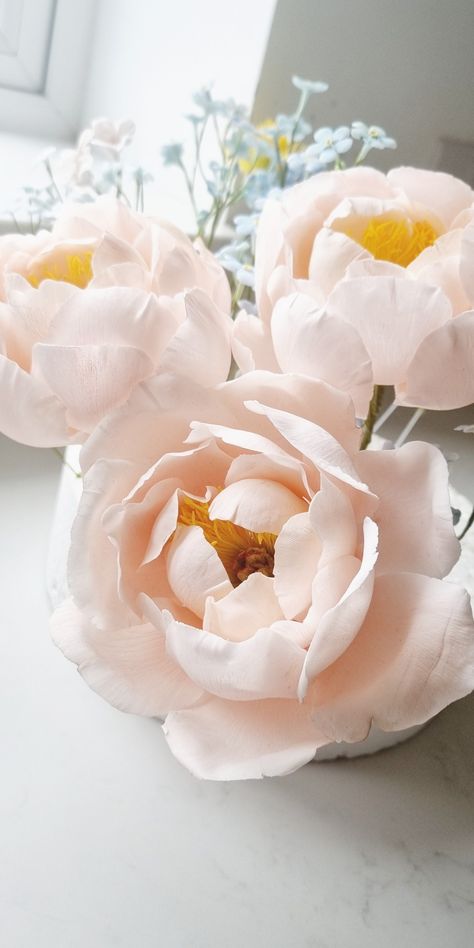 Handcrafted gumpaste peonies in beautiful blush colour. #cakeflowers #gumpasteflowers #weddingcake Fondant Peony, Sugarcraft Flowers, Gumpaste Peony, Wafer Paper Flowers, Cold Porcelain Flowers, Cake Flower, Gum Paste Flowers, Fondant Flowers, Buttercream Flowers