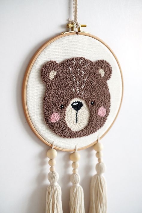 Punch Needle Wall Hanging, Embroidery Bear, Punch Needle Pattern, Pattern Printable, Punch Needle Patterns, Handmade Embroidery Designs, Bear Decor, Wooden Hoop, Pattern Embroidery