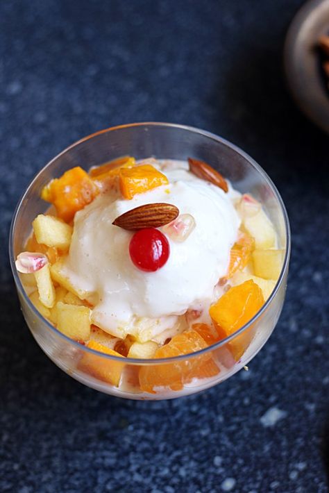 Fruit salad with ice cream recipe Fruit Salad With Ice Cream, Custard Ice Cream Recipe, Chocolate Greek Yogurt, Cream Salad, Custard Ice Cream, Salad Cream, Peach Ice Cream, Recipe Indian, Fruit Salad Recipes