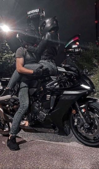 Motorcycle Couple Pictures, Biker Couple, Motorcycle Couple, Hot Biker Guys, Motocross Love, Image Moto, Мотоциклы Cafe Racers, Biker Photoshoot, Biker Aesthetic