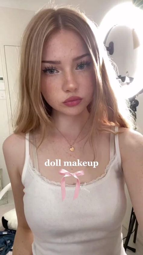 derangedginge on tiktok  #makeuplover #makeupoftheday #tutorial #makeup Doll Makeup Tutorial, Teknik Makeup, Mekap Mata, Soft Makeup Looks, Simple Makeup Tips, Beauty Makeup Tutorial, Makeup Artist Tips, Makeup Help, Easy Makeup Tutorial