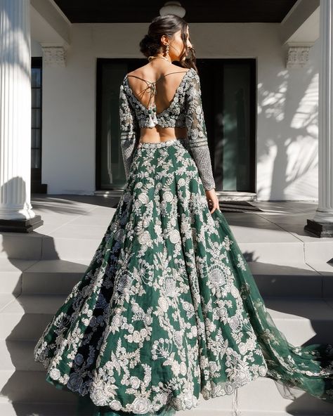 Emerald Green and Gold Lehenga | Custom Indian Bridal Wear Bridal Wedding Lehenga, Wedding Lehenga Choli, Desi Wedding Dresses, Indian Outfits Lehenga, Wedding Lehenga Designs, Indian Bridal Lehenga, Salwar Kamiz, Indian Bridal Dress, Traditional Indian Outfits