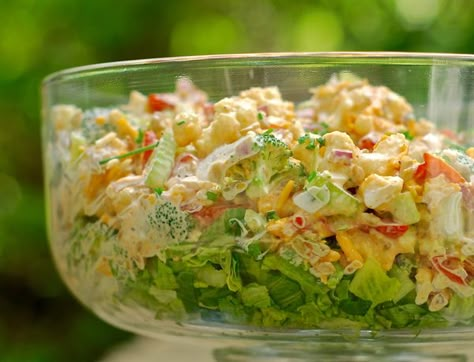 Loaded Salad, Crunch Salad, Crunchy Salad, Creamy Dressing, Cold Salad, Veggie Salad, Broccoli Salad, Salad Side Dishes, Salad Bar