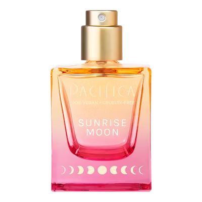 19 Peach Perfumes For Summer 2023 That Smell Irresistibly Juicy Peach Perfume, Peach Items, Peach Girl, Demeter Fragrance, Fragrance Library, Clean Linen, L'artisan Parfumeur, Leather Bound Books, Vanilla Fragrance