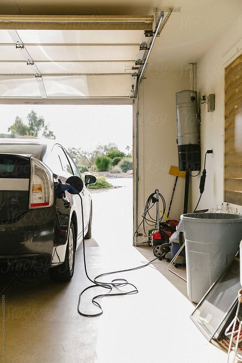 Electric Car Garage, Electric Car Charger Home, Electric Car Charging Station, Tesla Charger, Hybrid Vehicles, Environment Conservation, Ideal Lifestyle, Living Photography, Car Charging Stations