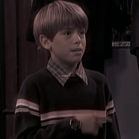 Cody Martin, Dylan Sprouse, Suite Life, Cole Sprouse, Character Aesthetic, Tv Shows, Twitter, Music, Quick Saves