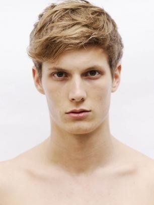 Felix Gesnouin - Model Profile - Photos & latest news Guys In Speedos, Model Profiles, Male Makeup, French Models, Blonde Model, Blonde Guys, Teen Boy, Boy Hairstyles