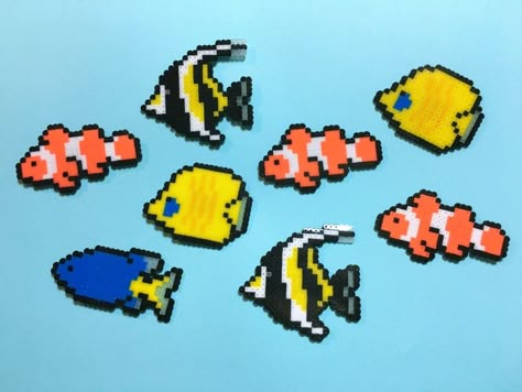 Betta Fish Perler Beads, Perler Beads Sea Animals, Perler Bead Patterns Fish, Fish Hama Beads, Fish Perler Bead Patterns, Fish Perler Beads, Perler Bead Fish, Melty Beads Patterns, Perler Beads Art