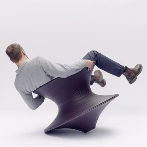 Thomas Heatherwick Chair, Spinny Chair, Spun Chair, Rotating Chair, Thomas Heatherwick, Italian Furniture Brands, Luxury Italian Furniture, Creative Furniture, Italian Furniture