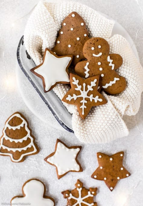 Gingerbread Cookies! Homemade classic gingerbread cookies decorated with white royal icing! Easy, festive and scrumptious! #gingerbreadcookies #gingerbread #christmas #christmascookies #christmasbaking Royal Icing Easy, White Royal Icing, Gingerbread Cookie Dough, Gingerbread Cookies Decorated, Cookies Homemade, Ginger Bread Cookies Recipe, Cocoa Cookies, Gingerbread Man Cookies, Christmas Cookies Decorated