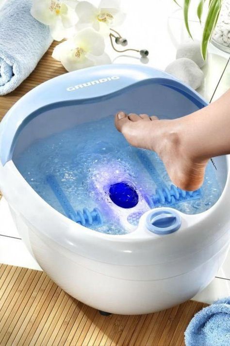 This review includes a list of the top-rated foot spas that you need to know about if you are planning on buying the best home foot spa for large feet. Nigerian Wedding Makeup, Content Room, Skincare Recommendations, Nail Salon Interior Design, Nail Salon Interior, Spa Interior, My Top 3, Foot Soak, Foot Spa