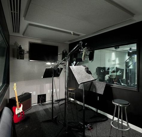 Studio Room Design, Recording Studio Setup, Recording Studio Design, Recording Studio Home, Home Studio Setup, Music Studio Room, Deco Studio, Home Recording Studio, Audio Room