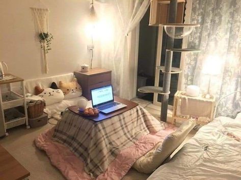 Kotatsu Aesthetic, Pink Living Room Aesthetic, Study Room Decor, Cute Room Ideas, Minimalist Room, Pretty Room, Dream Room Inspiration, Pink Room, Room Makeover Inspiration