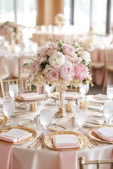 Pink Dreams: 16 Stylish Ideas For A Pink Wedding • Pink Flower Table Centerpieces, Light Pink Table Decor, Flower Wedding Table Decorations, Pink Flower Party Theme, Light Pink Wedding Aesthetic, Pink And Beige Wedding Theme, Wedding Tables Decoration Ideas, Wedding Elegant Centerpieces, Pink And Gold Wedding Decorations