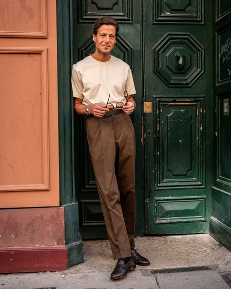 Instagram Summer Professional Outfit Men, Vintage Business Casual Men, Church Clothes Men, Men Chinos Outfit, Professor Outfit Men, Business Man Aesthetic, Male Formal Outfits, Sartorialist Man, Zephyr Aesthetic