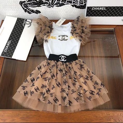 Luxury Baby Fashion, Girls Dress Pattern Free, Luxury Baby Clothes, Toddler Wearing, Designer Baby Clothes, Kids Dress Wear, Kids Summer Fashion, Fashion For Kids, Kids Fashion Clothes