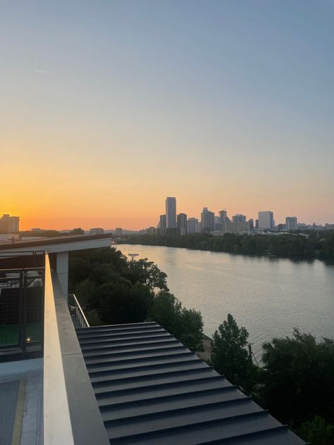 Sunset view of downtown austin from Lady bird lake! Austin Aesthetic, Sunset Room, Texas Sunset, Lady Bird Lake, Michael Roberts, Freshman College, Downtown Austin, Sunset View, Lady Bird