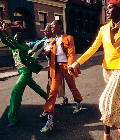 Mikail Jansson Flashes Hi Style City Gang for WSJ Magazine — Anne of Carversville Fashion Campaign Editorial, Group Editorial, Fashion Workwear, Adut Akech, Vibrant Fashion, Gucci Coat, Wsj Magazine, Magazine Photoshoot, Group Poses