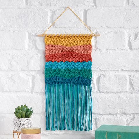 Crochet Wall Hanging Patterns, Diy Crochet Wall Hanging, Crochet Workshop, Crochet Wall Hanging, Crochet Plant Hanger, Crochet Wall Art, Simply Crochet, Crochet Rug Patterns, Rug Wall Hanging