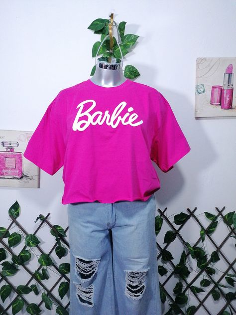 Crop Oversize 💗BARBIE 💗 (Especifica cual) ⭐TL (34/38) $165 ⭐TXL (38/42) $165 (L--- Oversize queda a 34 a 36, a una 38 ya queda como playera normal) (XL--- Oversize queda a 38 a 40, a una 42 ya queda como playera normal) On Instagram, Instagram