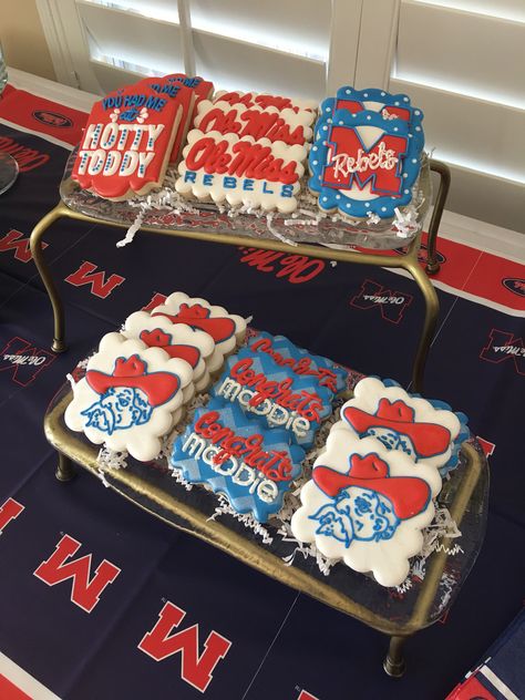 Ole Miss Cookies, A&m Graduation Party, Ole Miss Grad Party, Ole Miss Graduation Party, Ole Miss Cake, Trunk Party Ideas College, Ole Miss Tailgating, Miss Cake, College Vibes