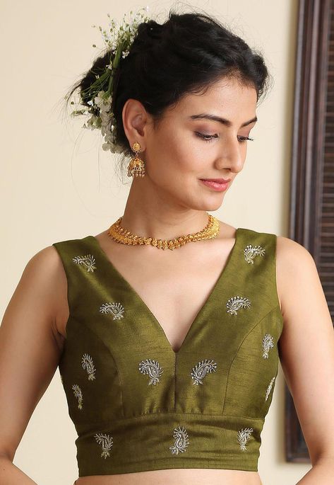 Olive Green Blouse For Saree, Sleeveless Blouse With Silk Saree, Olive Green Blouse Designs, Green Saree Blouse Designs, Grey Saree Blouse Combination, Green Color Blouse Designs, Saree Jacket Designs Latest, Onam 2023, Olive Green Saree