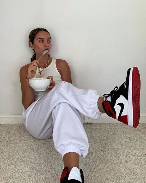 Lily Montasser on Instagram: “A girl and her smoothie bowl🍓  I’ve gotten back to intermittent fasting during quarantine, and a lot of you have been asking questions…” Red Jordan 1 Outfit, Jordan Outfits Womens, Outfits With Jordan 1s Fashion Styles, Jordan 1 Outfit Women, Questions Instagram, Jordan 1 Outfit, Custom Shoes Diy, Jordan Outfits, Asking Questions